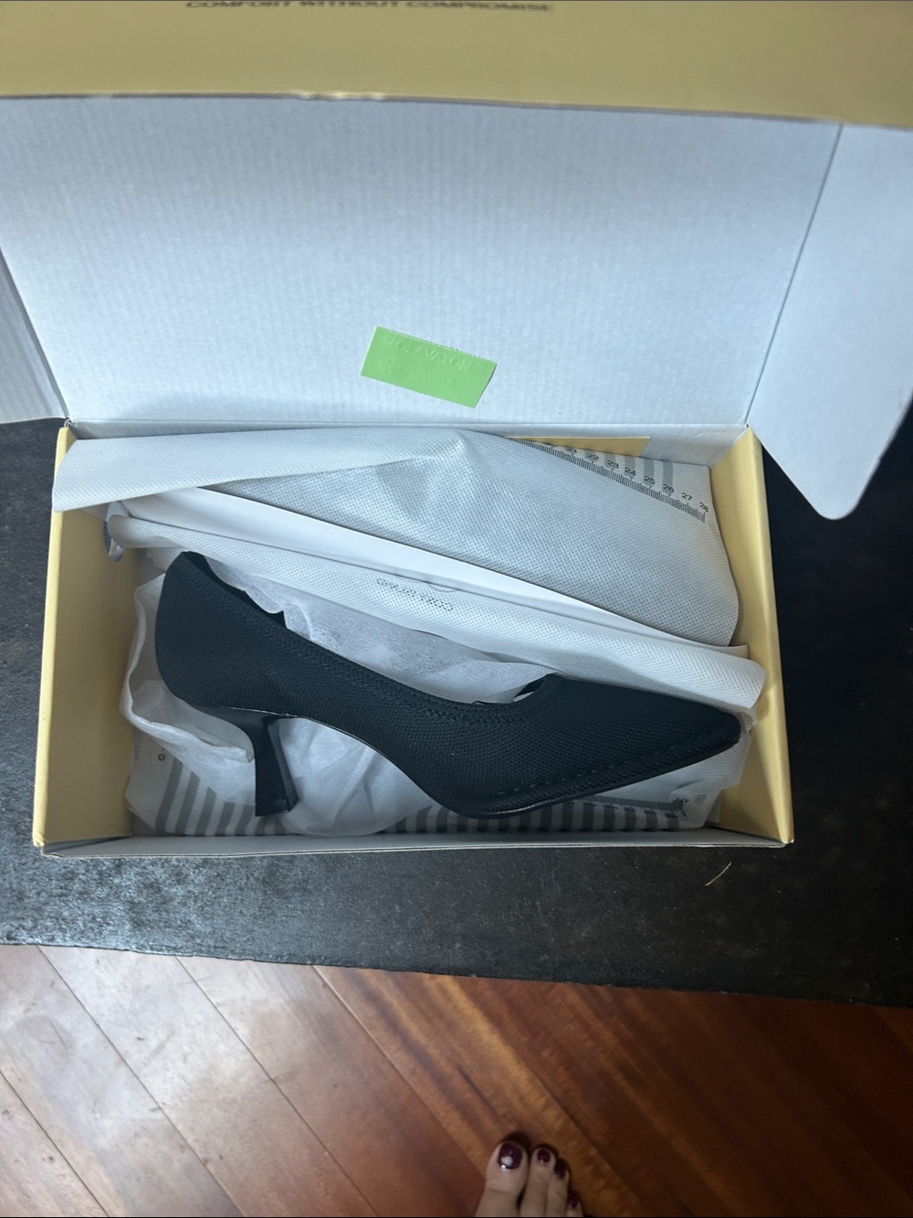 Women's Black Mid-Kitten Heel Pump